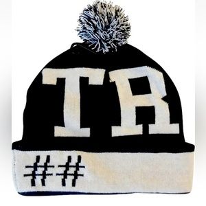 NWTs BEENTRILL Pom Beanie - One Size - Black & White